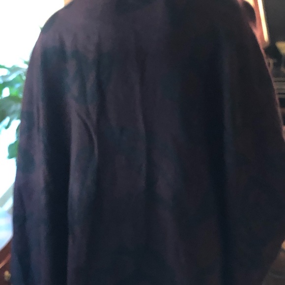 Shawl or Capelet - Picture 8 of 15